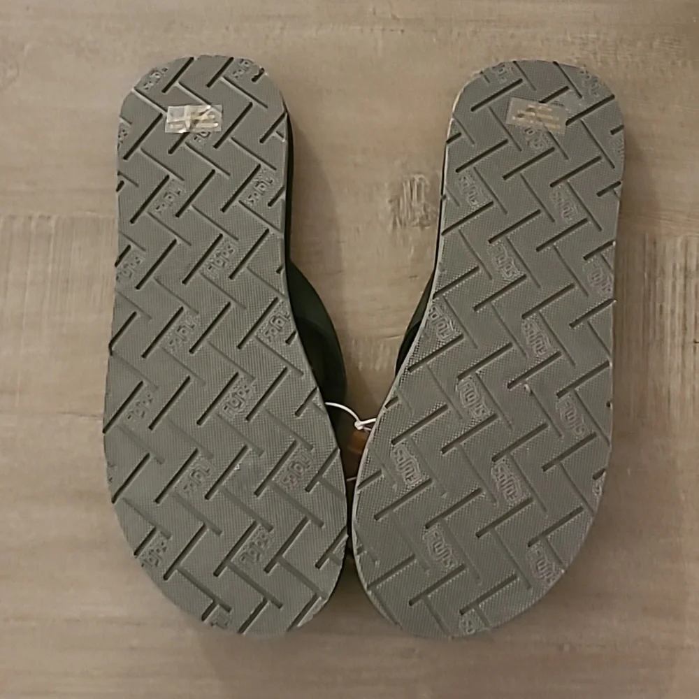 Flojos Classic Black Sandals